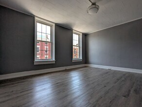 9 Cataract St-Unit -Unit 2 in Cohoes, NY - Building Photo - Building Photo