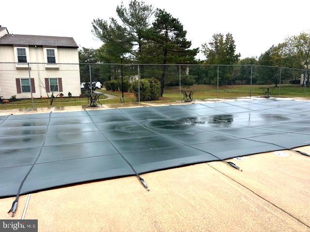 27 Pickwick Pl in Washington Township, NJ - Building Photo - Building Photo