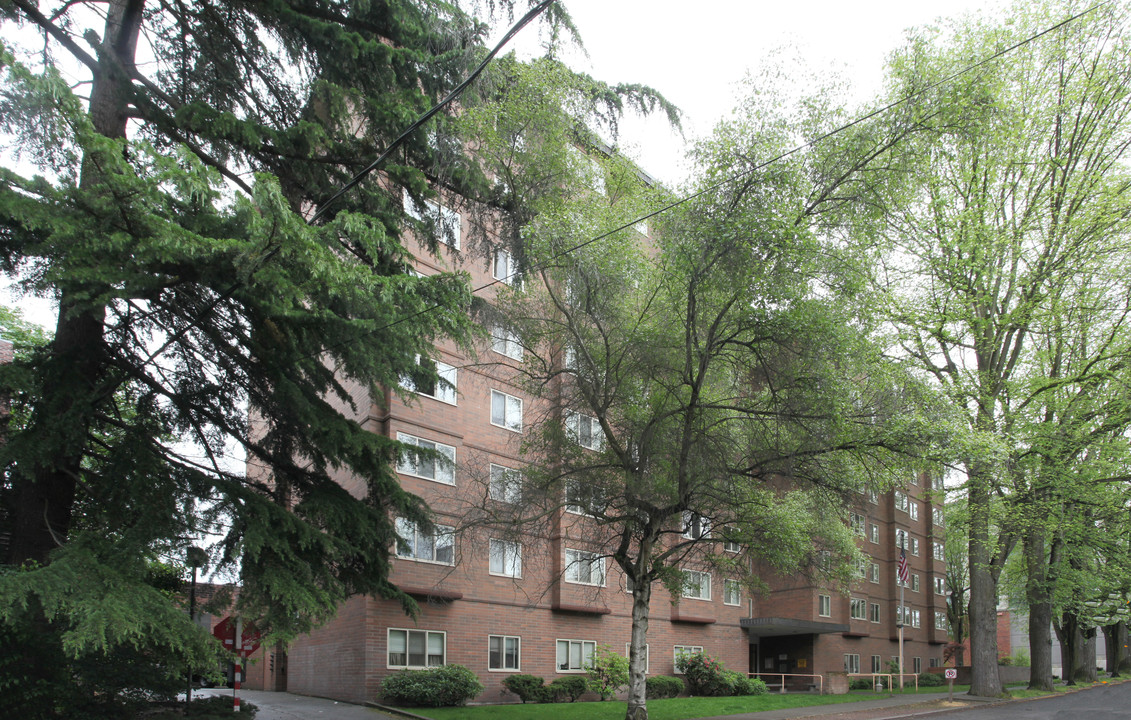 Harvard Court in Seattle, WA - Building Photo