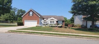 996 Maple Leaf Dr in Mcdonough, GA - Building Photo