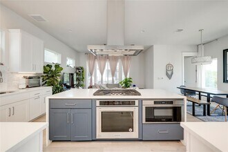 5002 Pecan Springs Rd in Austin, TX - Building Photo - Building Photo