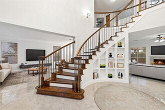 402 Luna Vista Dr in The Hills, TX - Building Photo - Building Photo