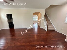 1009 Oatney Ridge Ln in Morrisville, NC - Foto de edificio - Building Photo