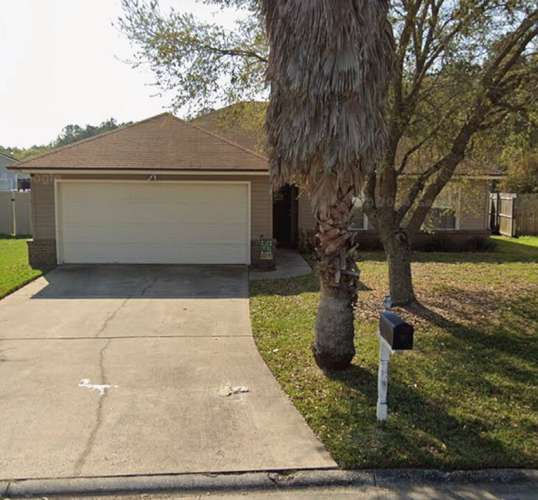 1739 Saw Lake Drive in Middleburg, FL - Building Photo