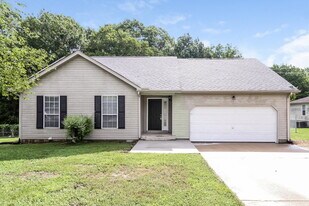 610 Angel Way Ct in La Vergne, TN - Building Photo