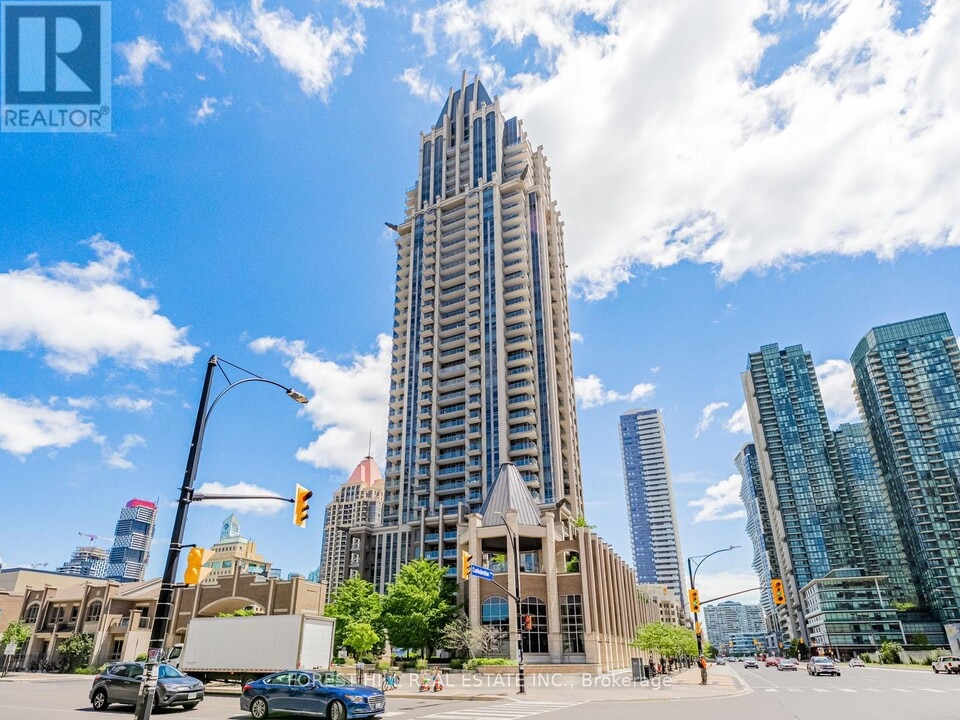 388 Prince of Wales Dr in Mississauga, ON - Building Photo