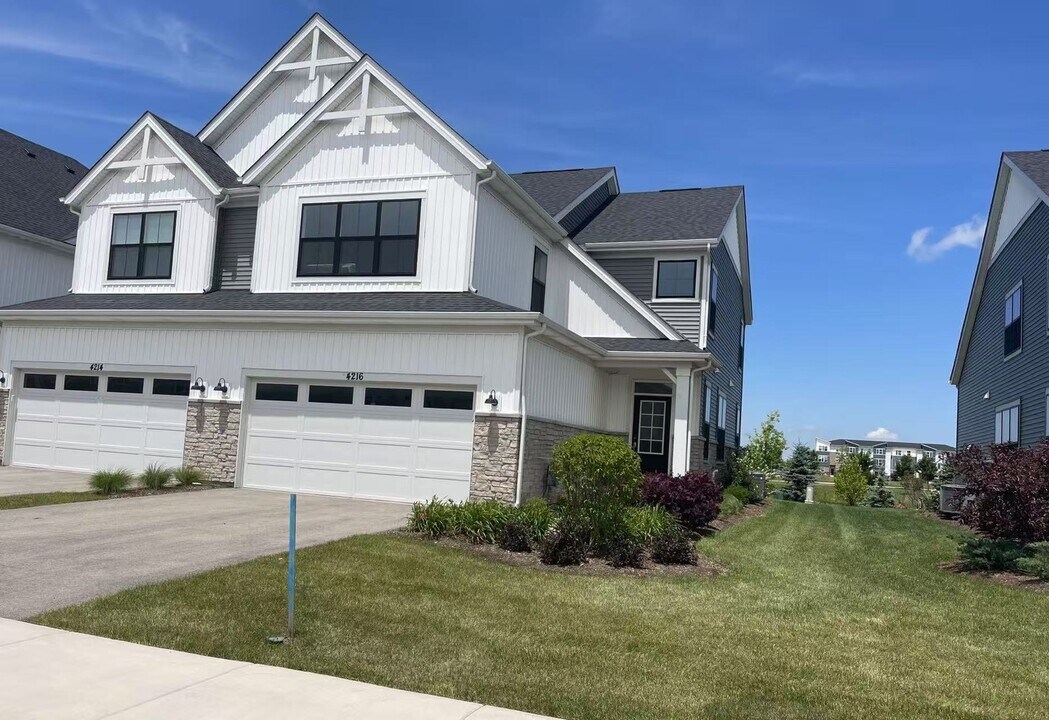 4216 Chelsea Mnr Cir in Aurora, IL - Building Photo