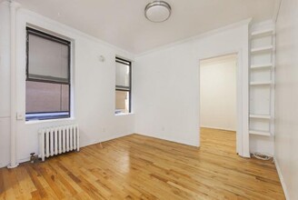 115 Avenue D in New York, NY - Building Photo - Building Photo