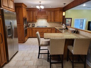 1675 Edinburgh Ave in Baton Rouge, LA - Building Photo - Building Photo