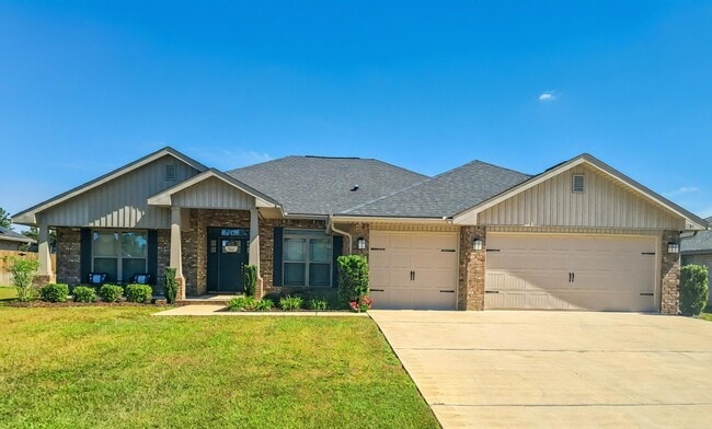 5783 Dogwood Dr E in Crestview, FL - Building Photo - Building Photo