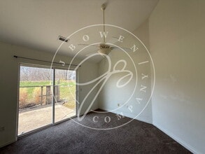 10852 Fox Cove Dr in Perrysburg, OH - Building Photo - Building Photo