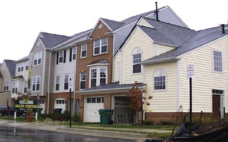 Glen Oaks Condominiums Apartments