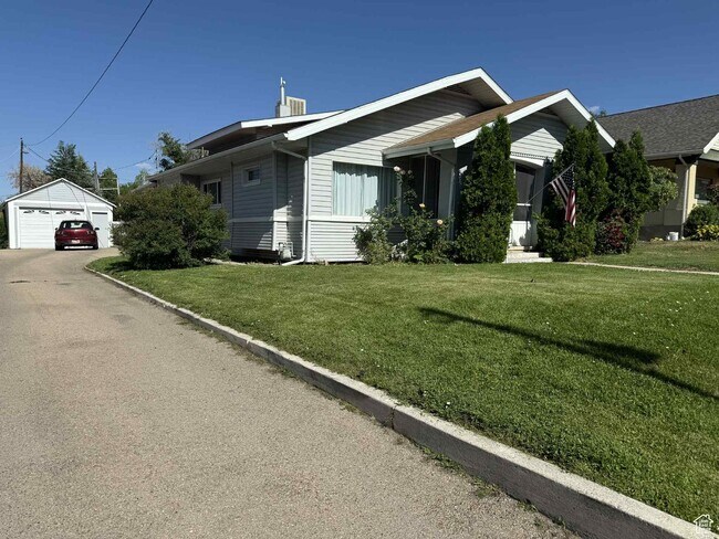 229 N Carbon Ave in Price, UT - Building Photo - Building Photo