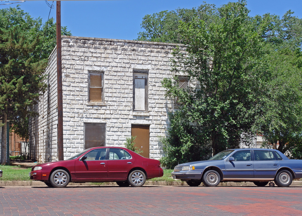 401 Ash St in Plainview, TX - Building Photo