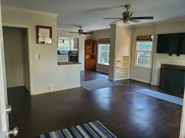 621 Eaton Dr in Pasadena, CA - Building Photo - Building Photo