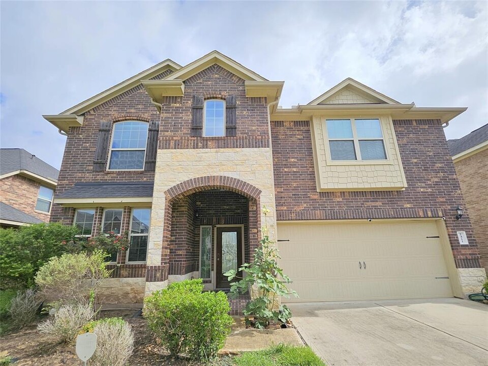 2411 Bal Harbour Dr in Missouri City, TX - Building Photo