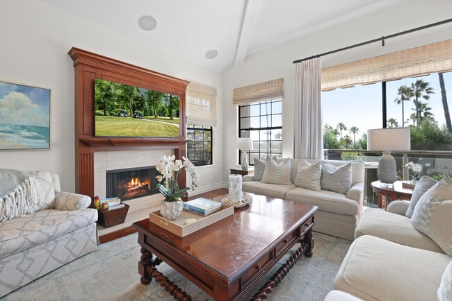 83 Ocean Vista in Newport Beach, CA - Building Photo - Building Photo