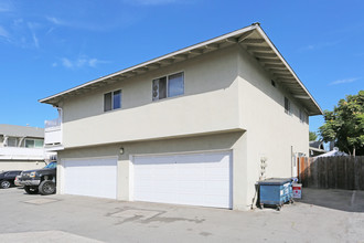 7122 Heil Ave in Huntington Beach, CA - Building Photo - Building Photo