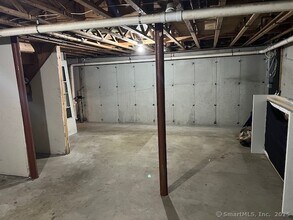 135 Johnson Ct in Stratford, CT - Building Photo - Building Photo