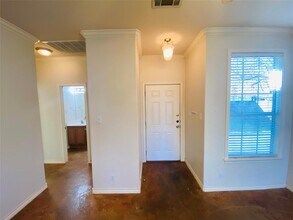 504 W N Loop Blvd in Austin, TX - Building Photo - Building Photo