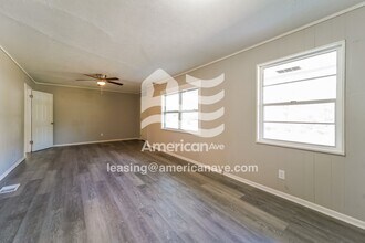 1836 Shamrock Dr in Jackson, MS - Foto de edificio - Building Photo