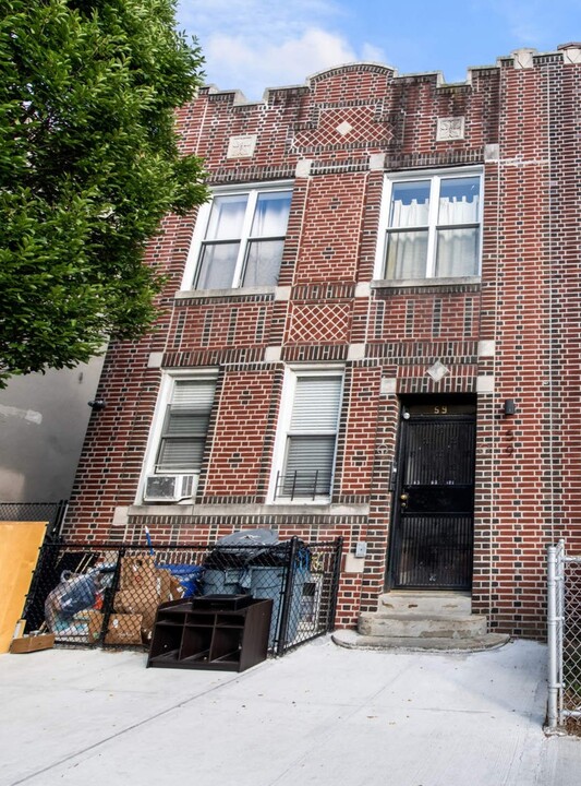 59 Louisa St in Brooklyn, NY - Building Photo