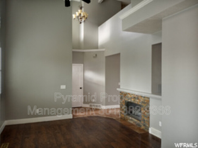 5136 Pebblestone Cir in West Jordan, UT - Building Photo - Building Photo