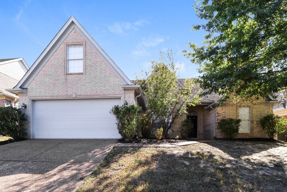 10109 Lynham Dr in Cordova, TN - Building Photo