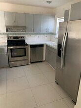 14300 SW 105th Ave in Miami, FL - Building Photo - Building Photo