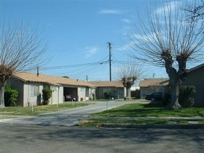 418 Locust St in Turlock, CA - Building Photo - Other