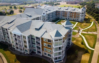 The Legends of Champlin in Champlin, MN - Foto de edificio - Building Photo