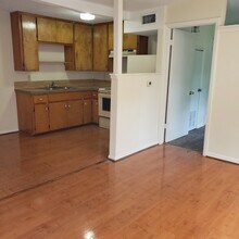 519 Ferguson St, Unit 5 in Taylor, TX - Building Photo - Building Photo