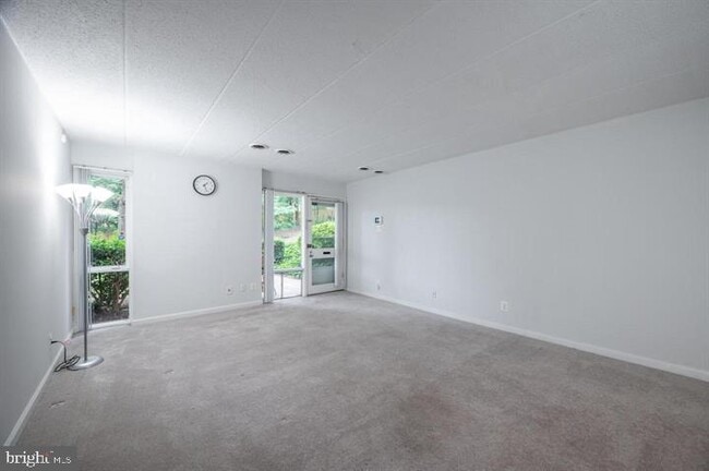 property at 2525 Huntington Ave