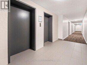 10 Garfella Dr in Toronto, ON - Building Photo - Building Photo