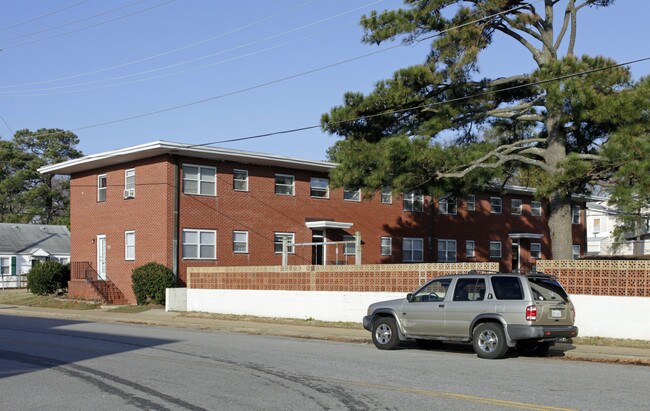 The Thomas Jefferson in Virginia Beach, VA - Foto de edificio - Building Photo