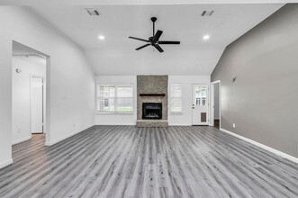 2402 Blue Mist Ct in Sugar Land, TX - Building Photo - Building Photo