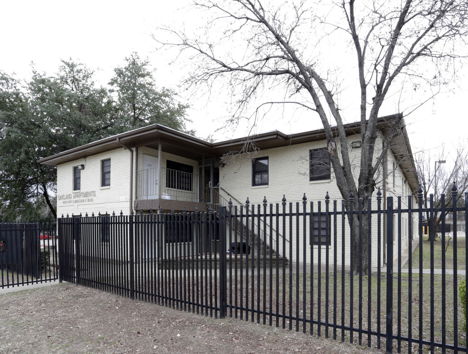 Oakland Estates in Dallas, TX - Building Photo