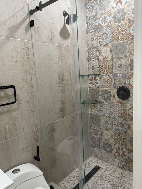 14220 SW 73rd St in Miami, FL - Building Photo