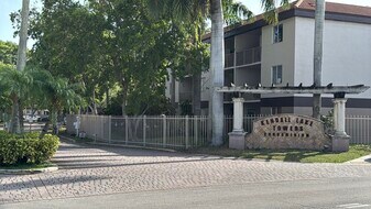 15241 SW 80th St, Unit 207 in Miami, FL - Building Photo