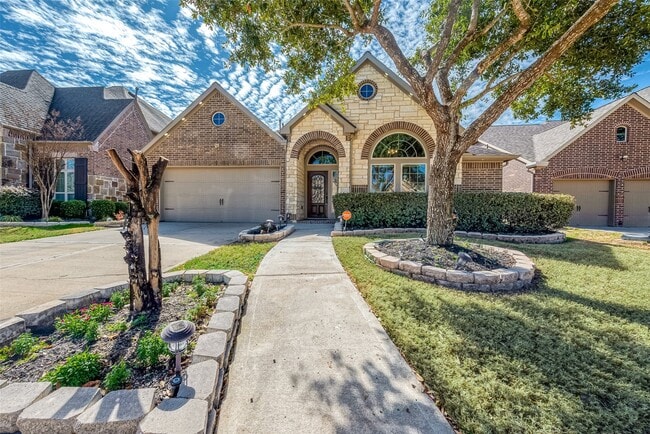 property at 10214 Carolyndale Dr