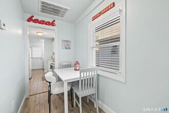 108 College Pl in Fairfield, CT - Building Photo - Building Photo