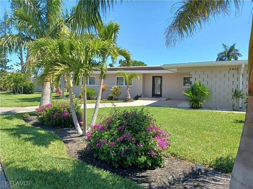 5419 Coronado Pkwy in Cape Coral, FL - Building Photo