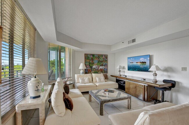 100 SE 5th St in Boca Raton, FL - Building Photo - Building Photo