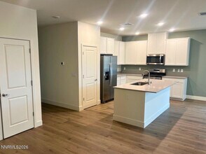 4221 Painted Cloud Wy in Sparks, NV - Building Photo - Building Photo