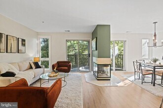 5006 Dorsey Hall Dr in Ellicott City, MD - Building Photo - Building Photo