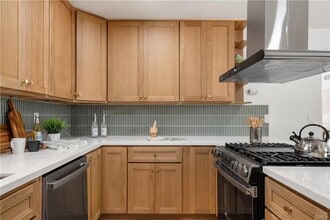 221 Wiley Ct in Claremont, CA - Building Photo - Building Photo
