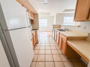 1125 Villagio Cir in Sarasota, FL - Building Photo - Building Photo