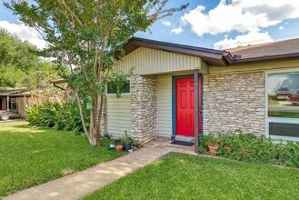 1703 Rockbridge Terrace in Austin, TX - Building Photo - Building Photo