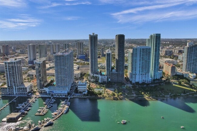 1750 N Bayshore Dr, Unit 3802 in Miami, FL - Building Photo - Building Photo