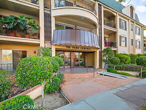 215 N Kenwood St, Unit 201 in Glendale, CA - Building Photo - Building Photo